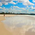 Lovely 1 Bedroom Apartment Steps To The Beach