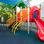 2-Bed Family Haven With Pools, Bbq & Playgrounds