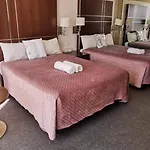 Studio 100 Meters From Beach At Surfers Paradise