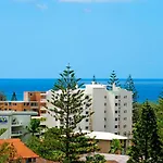 Spacious And Modern 3 Bed Apartment In Central Broadbeach At Sierra Grand