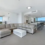 Private Rooftop Spa Penthouse Apartment - Sierra Grand - Coasthm