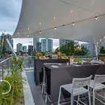 Relax In Luxury In Surfers Paradise!
