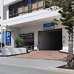 Enjoy Fantastic Ocean Views In Surfers Paradise!