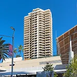 Allunga Stunning Beach Side Apartment