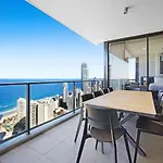Circle On Cavill Sub Penthouse W/ 4 Bedrooms