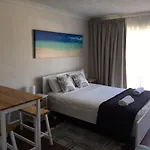 Outrigger Burleigh