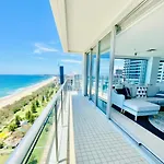 Air On Broadbeach Beachfront 2Level Stunning Apartment With 180 Degree Views