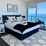 Air On Broadbeach Beachfront 2Level Stunning Apartment With 180 Degree Views
