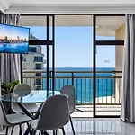 Oceanfront Studio With Pools, Gym & Tennis Court
