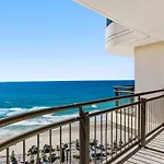 Oceanfront Studio With Pools, Gym & Tennis Court
