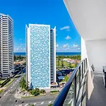 Modern 3 Bedroom Apartment With Ocean Views - Coasthm