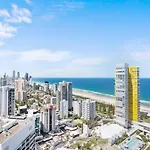 Oracle Resort Broadbeach - 4 Bedroom Sub Penthouse Ocean View Apartment - Qstay