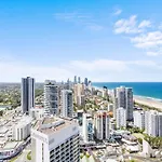 Oracle Resort Broadbeach - 4 Bedroom Sub Penthouse Ocean View Apartment - Qstay