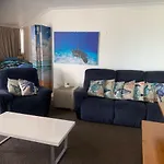 Oceanfront Unique Sleeps 14 Hear Waves And Enjoy Lorikeets On Balcony