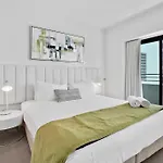 Beachfront Luxury In Soul Surfers Paradise 9Th
