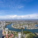 Deluxe Private Apartment In Surfers Paradise