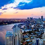 Chevron Renaissance 3 Bedroom Executive Sub Penthouse In Surfers Paradise - Q Stay
