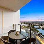 Sierra Grand Broadbeach 2 Bedroom Apartments - Qstay