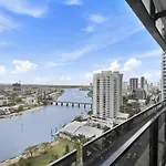 Circle On Cavill - Hr Surfers Paradise