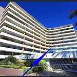 Fab Beachfront 2 Brm Apt In The Heart Of Surfers