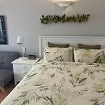 Lovely Ocean Viewed Studio Room Next To The Beach
