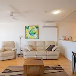 Large Surfers Paradise Apartment With Fantastic Views