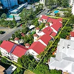 Coco Bella Retreat In Central Surfers - Sleeps 6-8