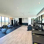 Broadbeach Luxury Oceanview 2Beds Apartment 49F
