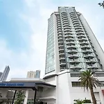 Central Surfers Paradise Studio Apartment