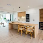 Unique Kirra Townhouse