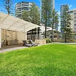 Zenith 2Bd Absolute Beachfront Surfers Paradise