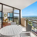 Central Escape In The Heart Of Surfers