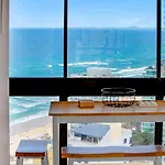 Central Escape In The Heart Of Surfers