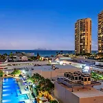 H\'Residences - 2 Bedroom Ocean View Apartment In The Center Of Surfers Paradise