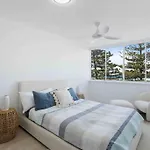 Beachfront Luna Apartment