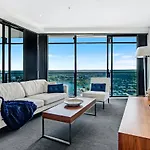 Kids Stay Free In Hinterland View 1 Bedroom Spa Apartment At Circle On Cavill - Q Stay