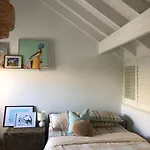 Boutique Townhouse Near Surf And Sand