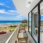 Beachfront Escape In Surfers Paradise - Coasthm