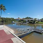 4Br Waterfront Vacation Home In Broadbeach Waters