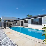 4Br Waterfront Vacation Home In Broadbeach Waters