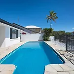 4Br Waterfront Vacation Home In Broadbeach Waters