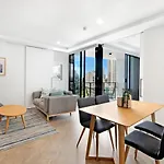 Avalon Deluxe 2 Bedroom Apartment With Spa Bath