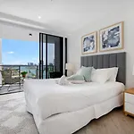 Avalon Deluxe 2 Bedroom Apartment With Spa Bath