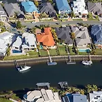 Luxury Waterfront House Close To Theme Parks And Shops