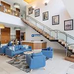 Elston Apartments - Qstay