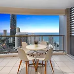 Central 2 Bedroom Ocean View Apartments At Chevron Reniassance
