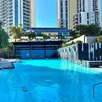 Ocean View Urban Spa Apartment Surfers Paradise