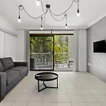 24 24 Hamilton Avenue By Gold Coast Premium