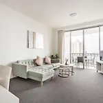 Seaview Chevron Renaissance Free Parking &Free Wifi