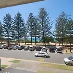 Warringa - Hosted By Burleigh Letting
